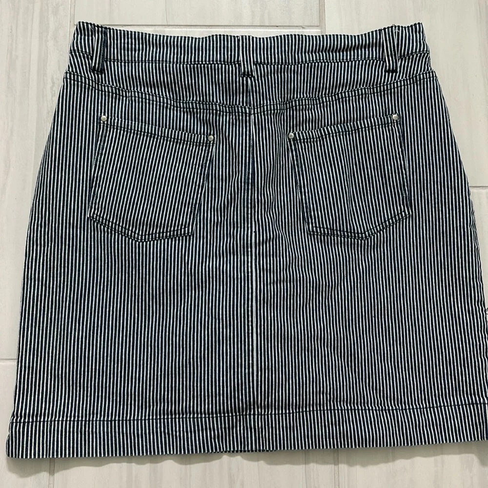 Christopher & Banks Striped Denim Skort size 8 - Picture 6 of 6